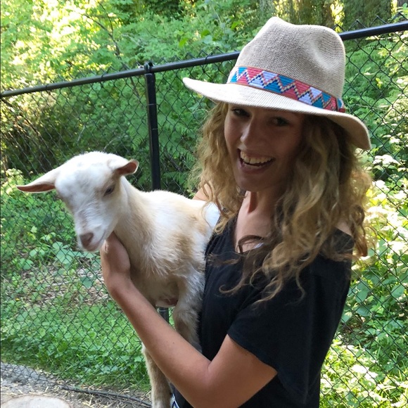 Meet your Posher, Rhegan - Picture 1 of 1